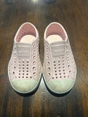 Native Kids Slip-On Water Shoes in Pale Pink